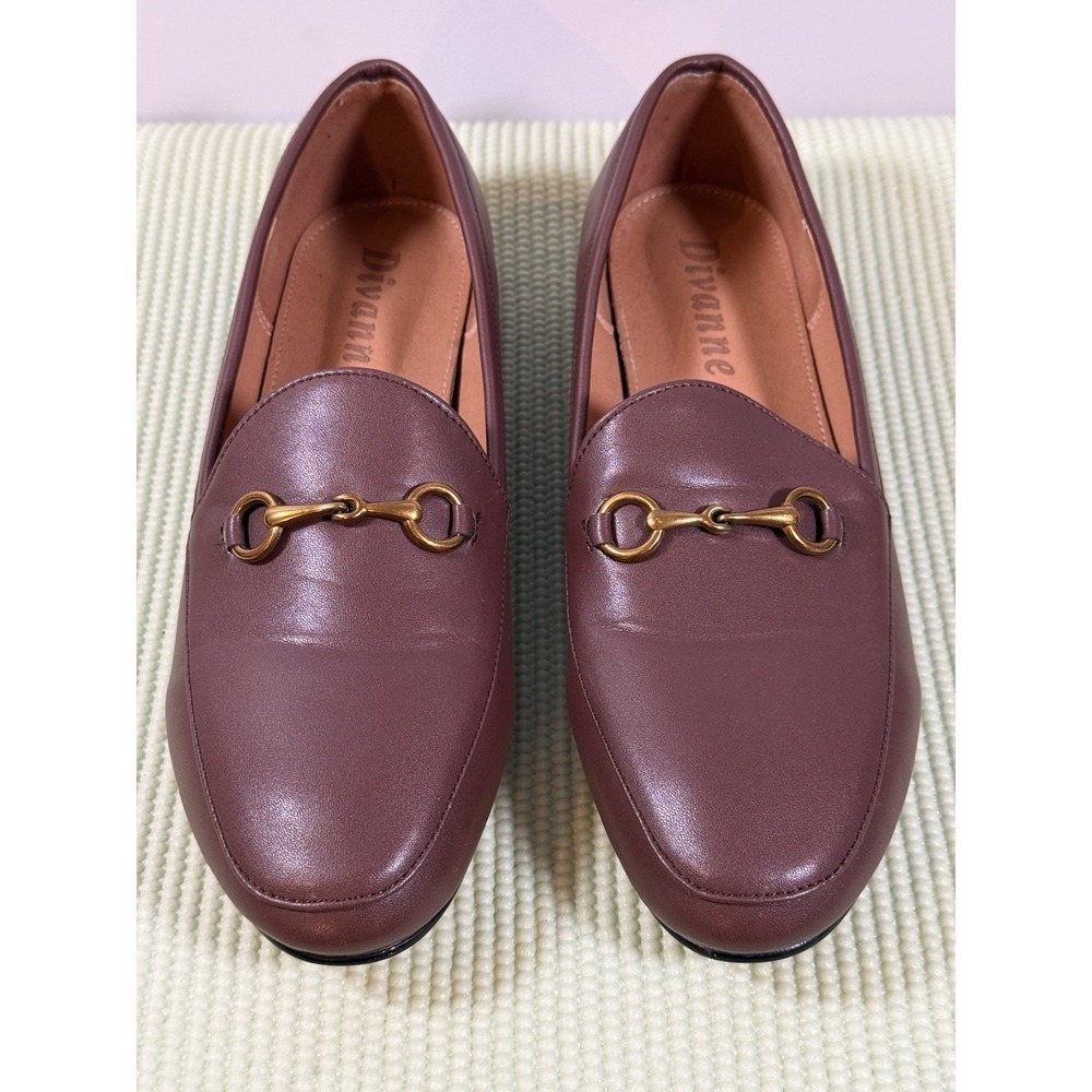 Divanne Brown Leather Loafer 10 Gold Buckle Preppy Classic Casual‎ Comfy Office